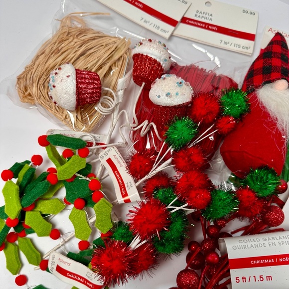 Christmas Craft Bundle 🎁 Gnomes • Pom-Poms • Garland • Santa Ribbon | NEW - Picture 3 of 5